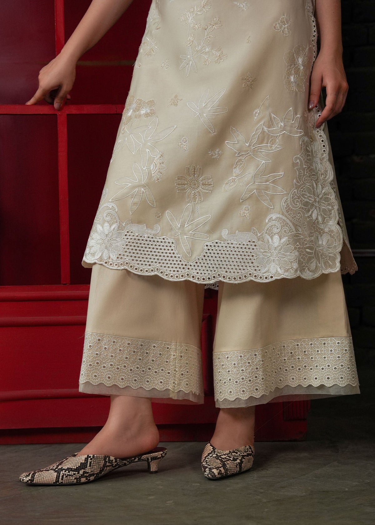 MSD-02 ivory embroidered outfit 03179