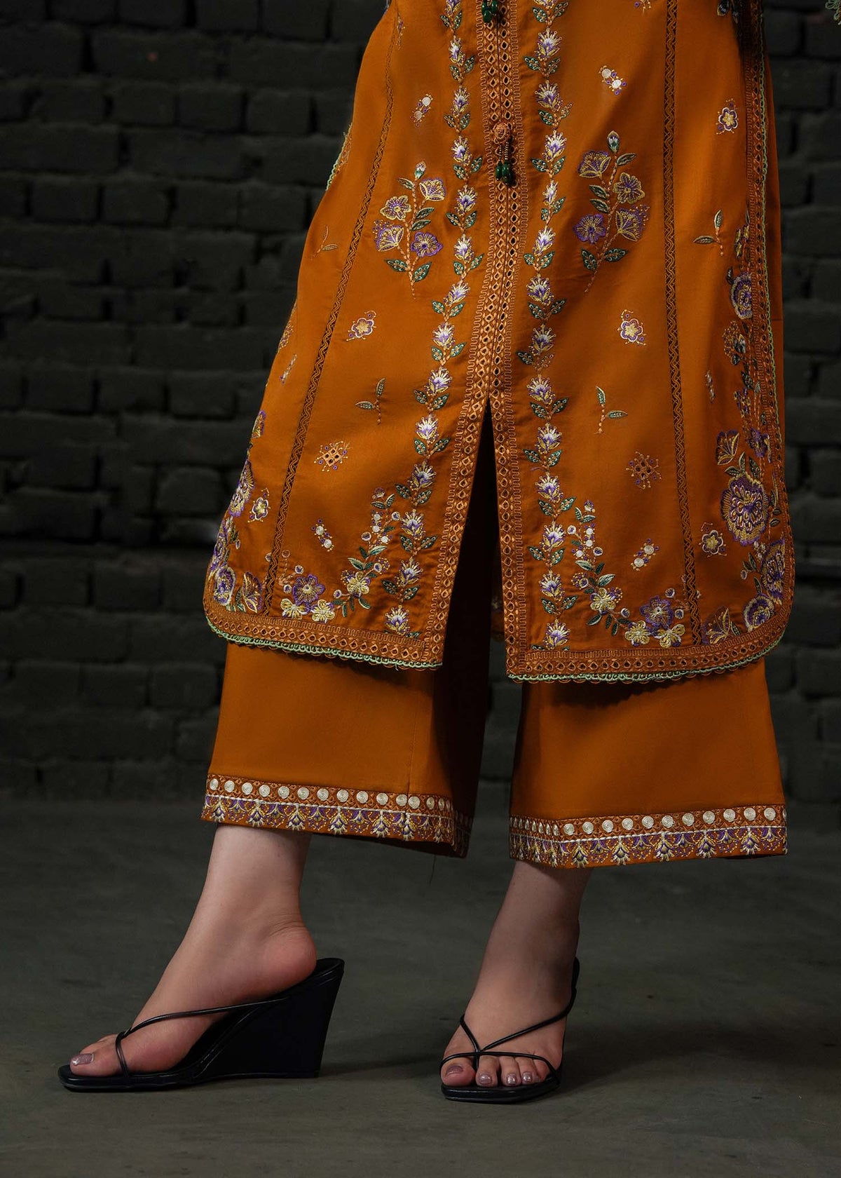 MSD-03 orange outfit 03405