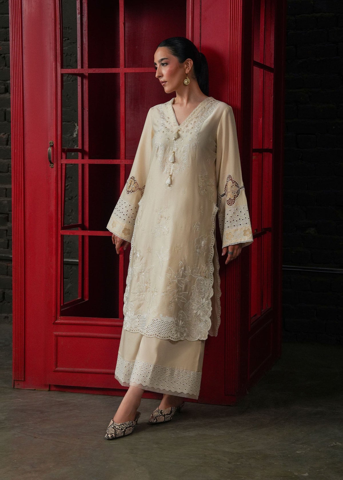 MSD-02 ivory embroidered outfit 03210