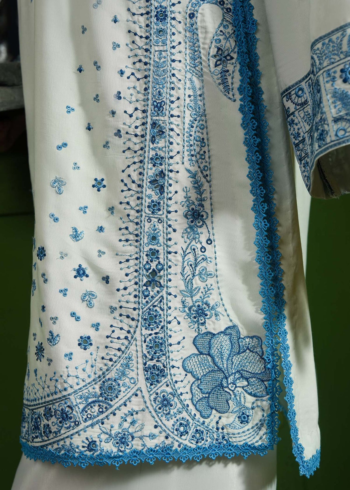 MSD-04 white blue embroidered outfit 03491