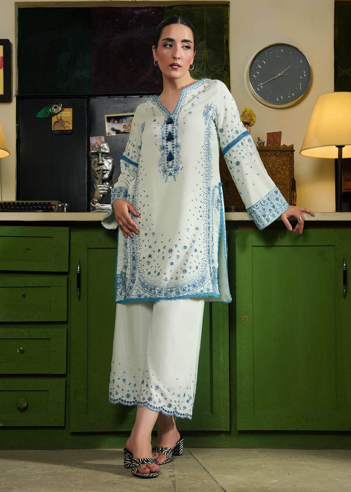 MSD-04 white blue embroidered outfit 03509